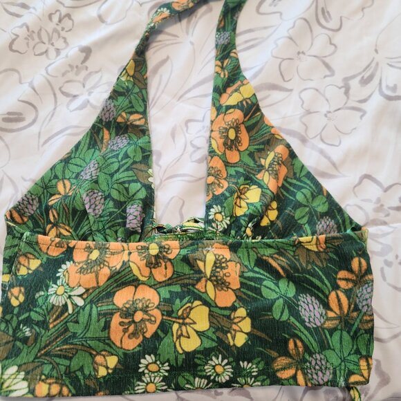 Urban Outfitter Valeria Wrap-Over Halter Top - Picture 7 of 8